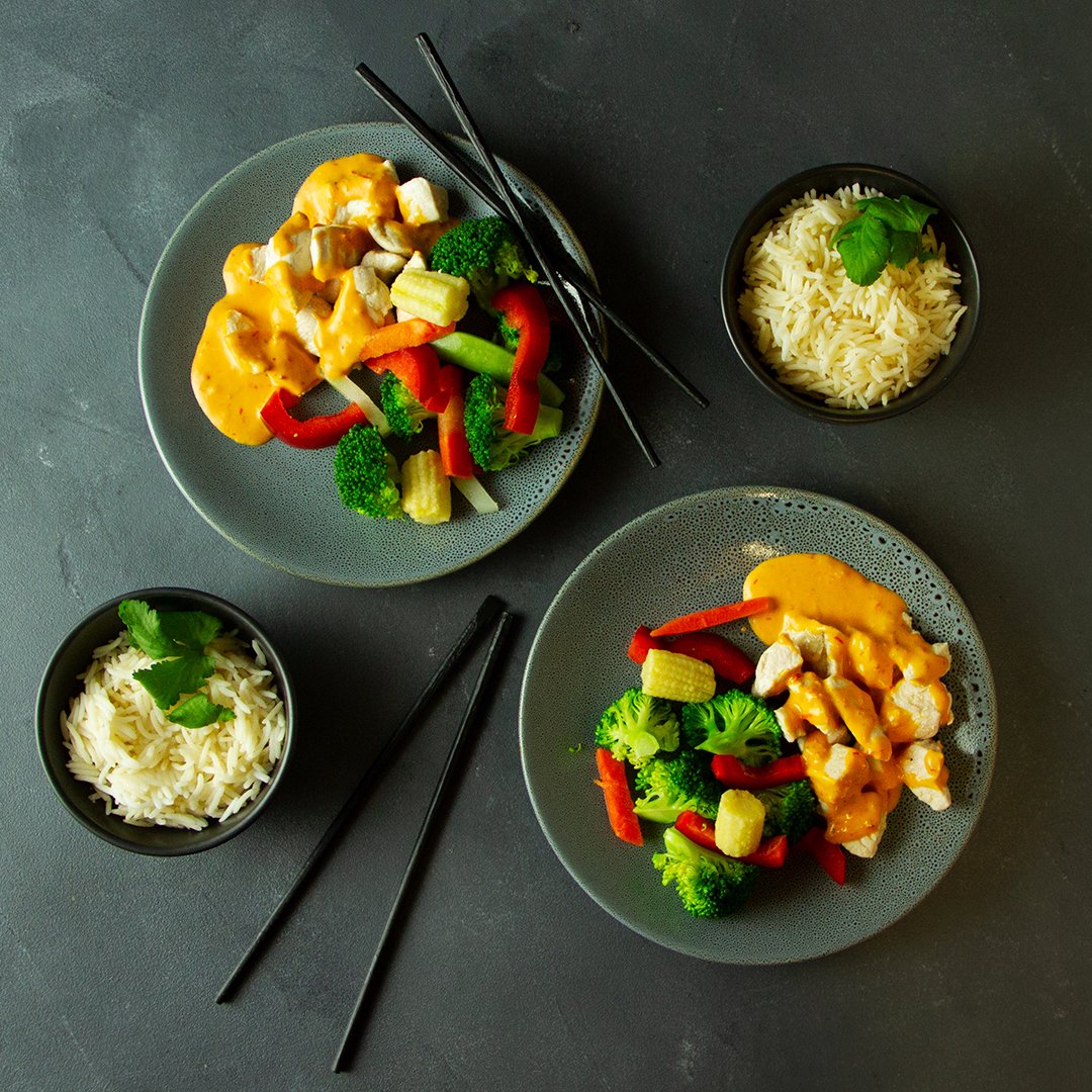 Red Thai chicken curry high in protein performance meals delivered 